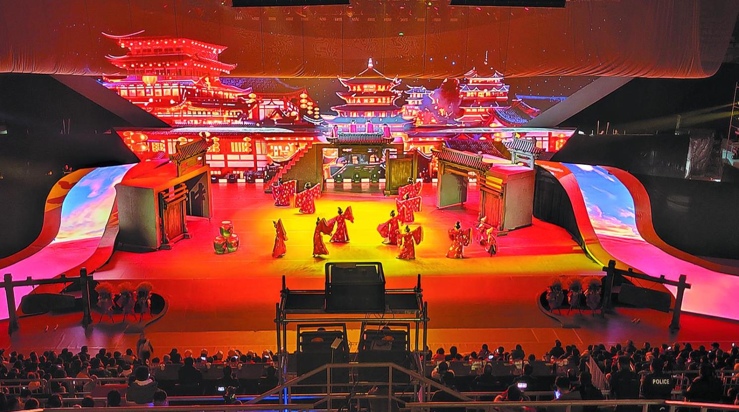 海東市首部大型原創(chuàng)歌舞詩劇《大道河湟》首演