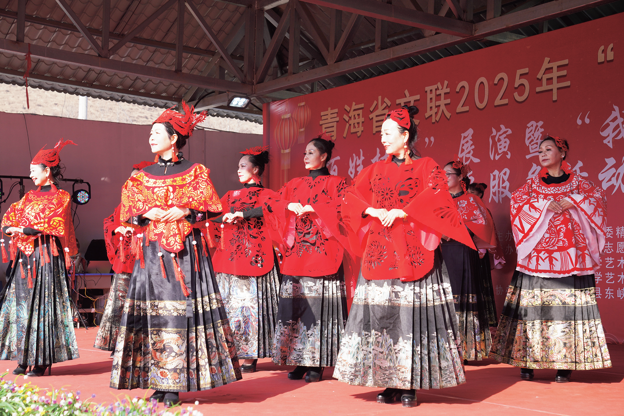 青海西寧:臘八到 煙火氣里年味足