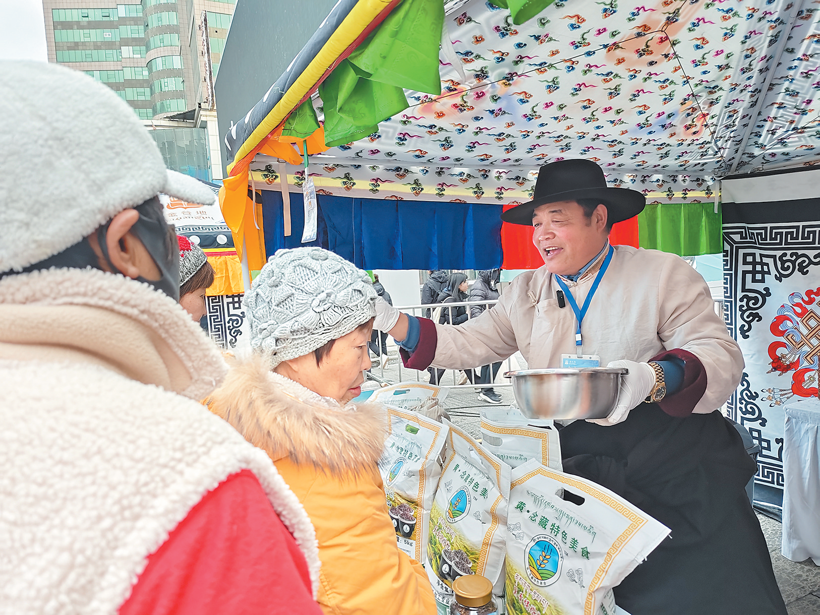 【2024,我們這樣走過】“炒面大叔”走南闖北掙“光陰”