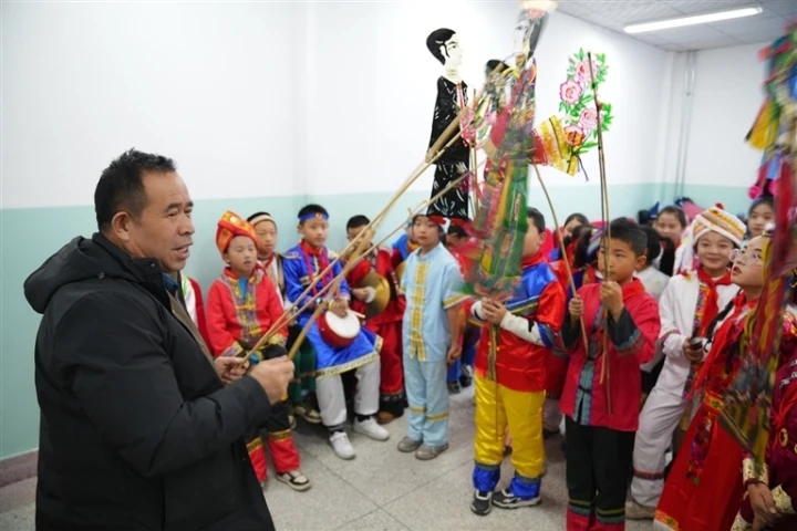 新流皮影讓非遺“活”起來——“非遺·匠心”覓冬之韻系列報道之三