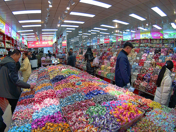 【新春走基層】青海西寧:節(jié)前市場購銷兩旺 健康環(huán)保成新趨勢