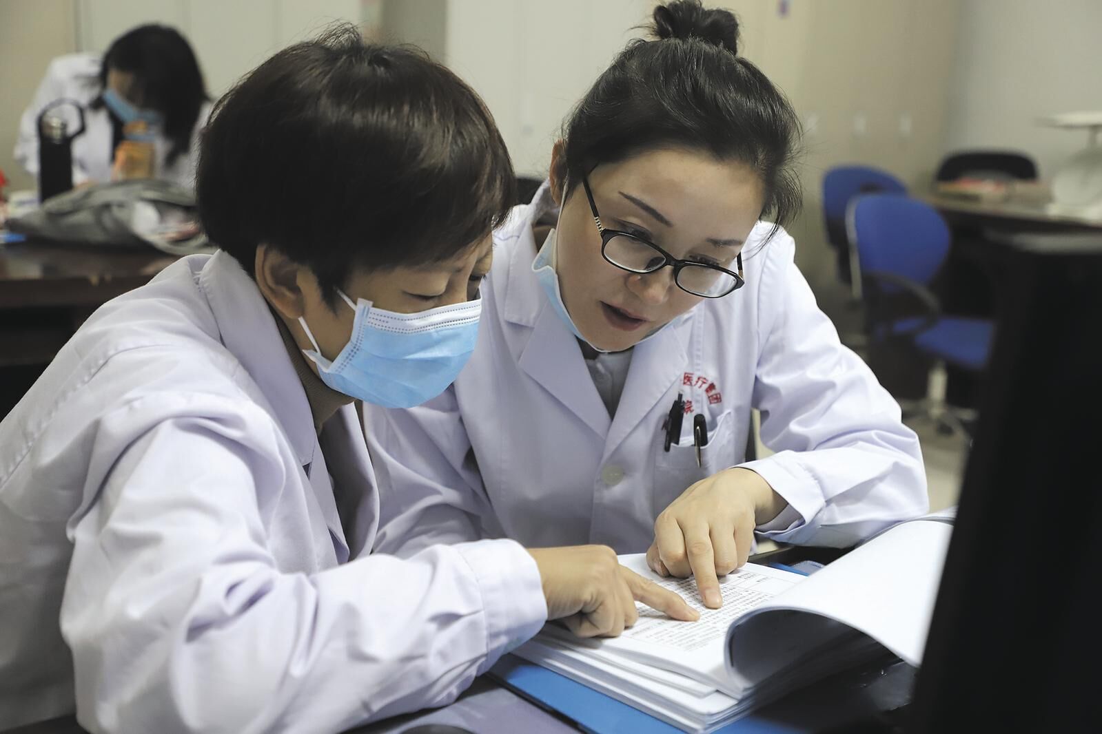 【中國夢 勞動美】仁心仁術,全力守護患者健康——記2024年青海省勞動模范劉蓉