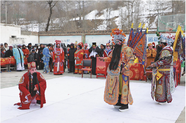 青海民和:“古老戲劇活化石” 《目連寶卷》首演