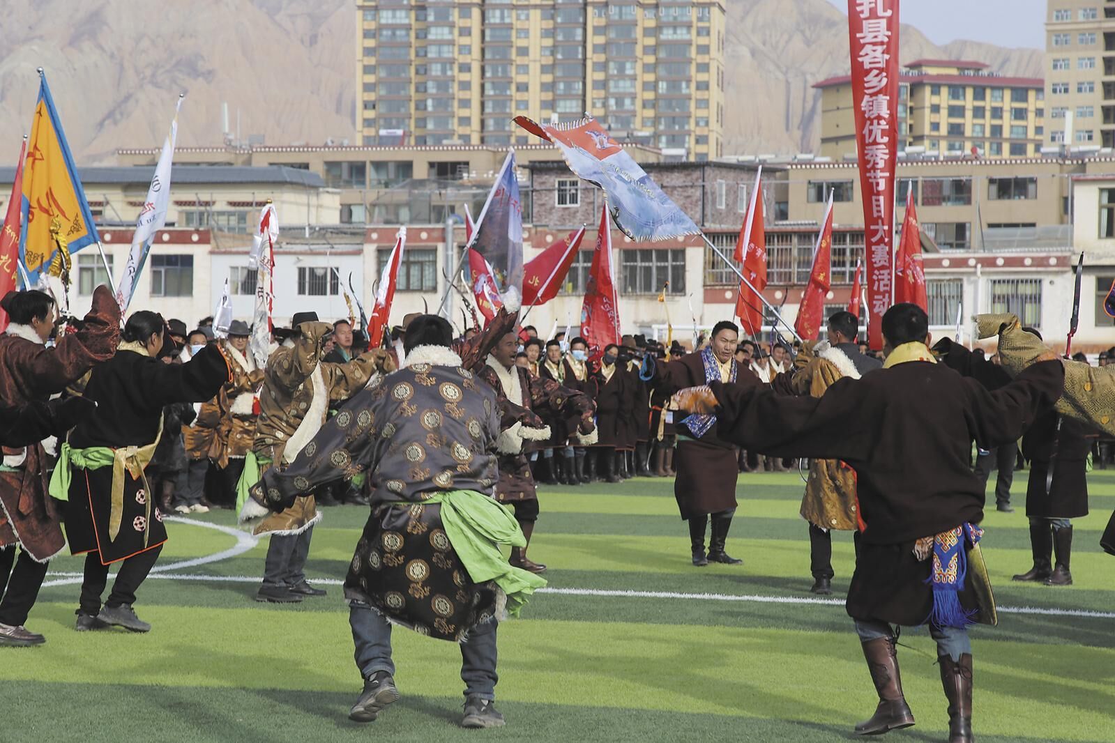 【新春走基層·文化中國(guó)年】箭影飛馳,點(diǎn)燃新春激情