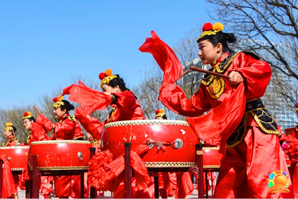 迎春鑼鼓翹起來 攝影李崇軒