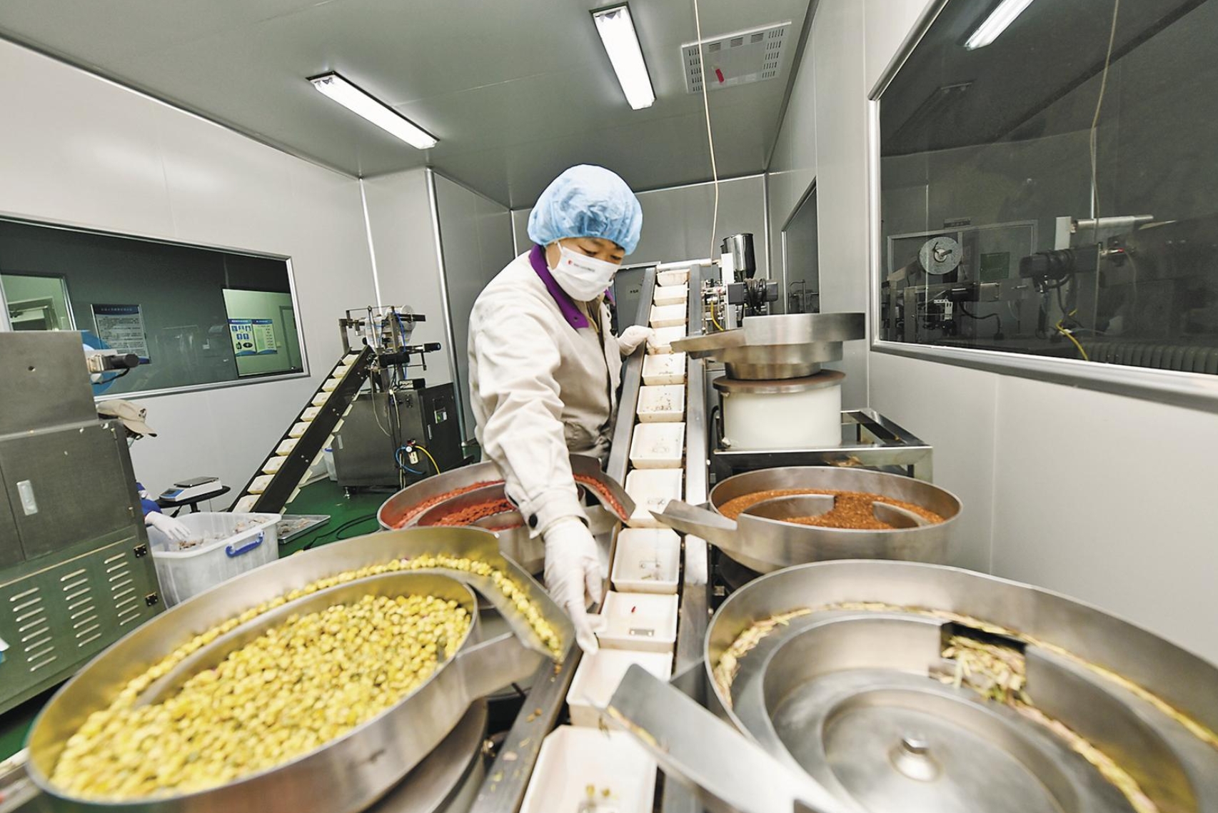 【堅定信心 實干爭先】復工熱潮起 麥香滿車間