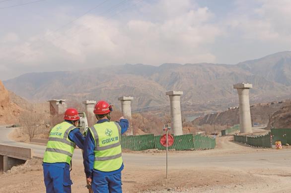 【人勤春早 實(shí)干爭(zhēng)先】春風(fēng)催征!川青鐵路復(fù)工復(fù)產(chǎn)掀熱潮