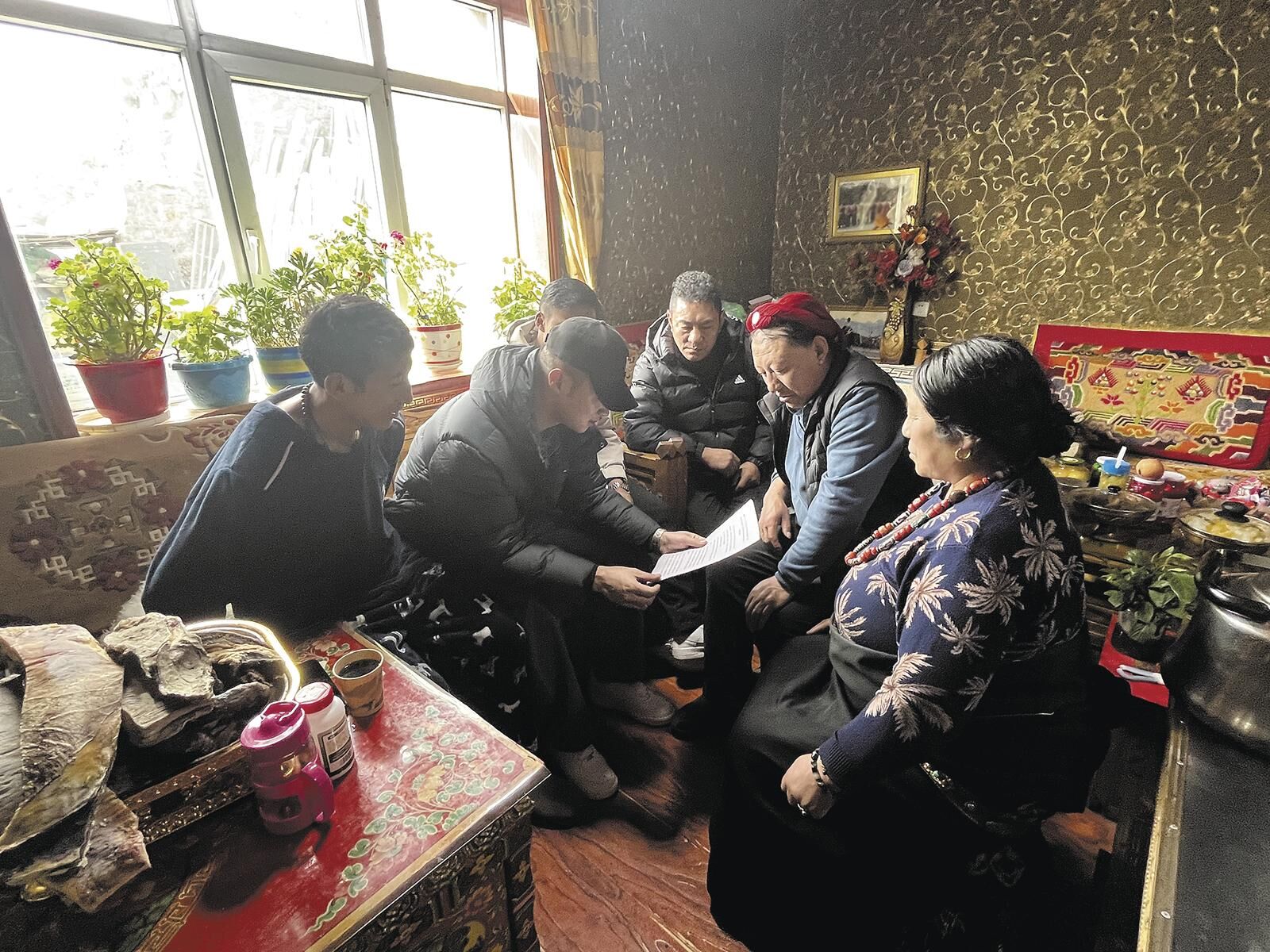 【一宣三促·萬名干部下鄉(xiāng)】走村入戶連民情 宣講政策暖民心