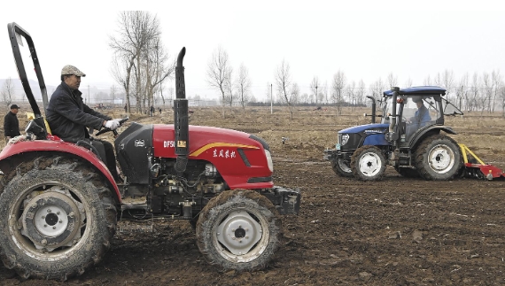 青海大通:春雪潤大地 村民忙春耕