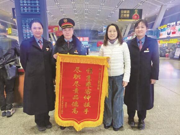 西寧火車站:暖心故事在此停泊