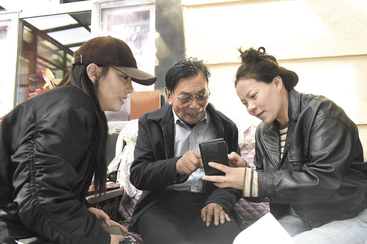 【感黨恩 聽黨話 跟黨走·和諧青海行】“尋找水獺的蹤跡就是尋找我們的幸福”——“走進新玉樹”系列報道①