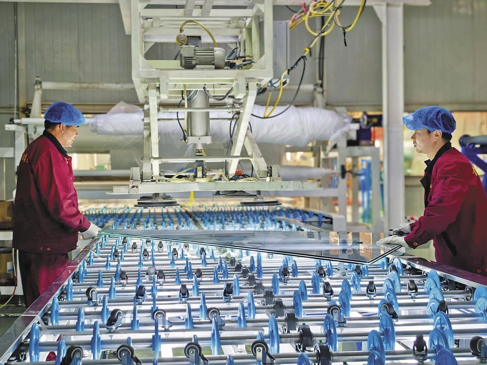 【堅定信心 實干爭先】綠色技改賦能“智”造 玻璃制造煥發新圖景