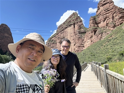 致敬,每一個(gè)堅(jiān)守奉獻(xiàn)的你