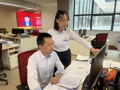 立足崗位踐初心 服務(wù)為民顯擔(dān)當(dāng)