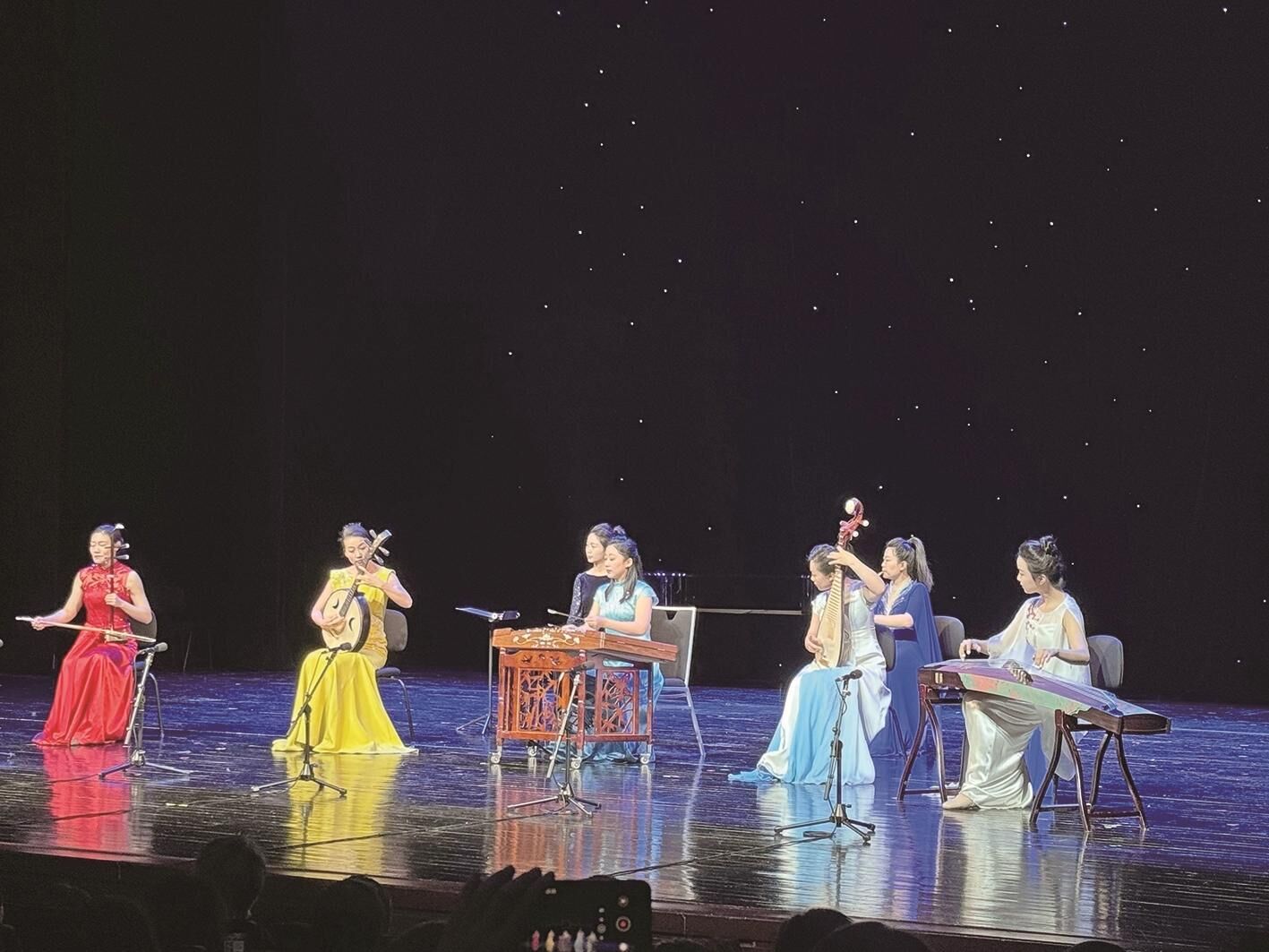 【文化中國(guó)行】文藝援青 中央音樂(lè)學(xué)院青年國(guó)樂(lè)團(tuán)帶來(lái)藝術(shù)盛宴