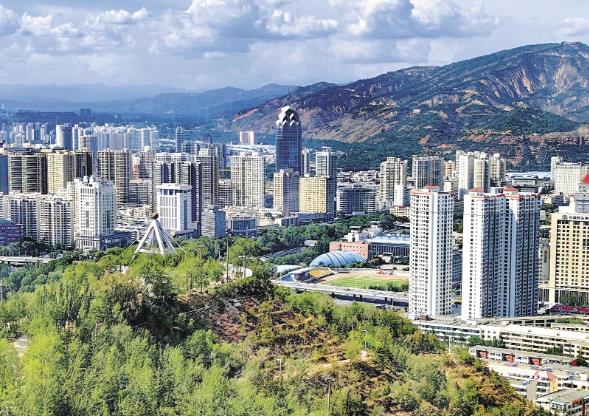 站在南山賞西寧美景