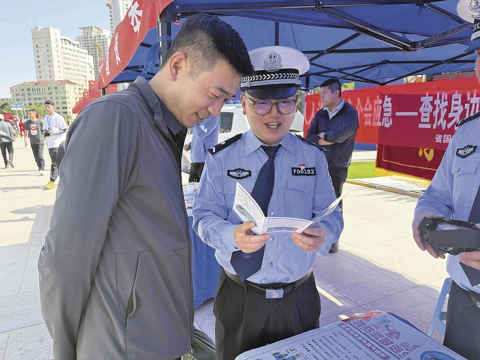 安全知識“活”起來 全民意識“燃”起來——2025年青海省“安全宣傳咨詢日”活動見聞