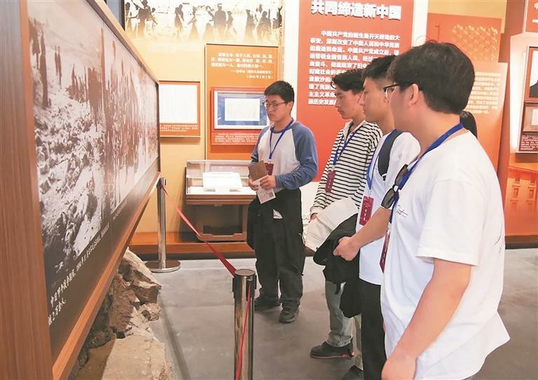 【堅定信心 實干爭先 深入學(xué)習(xí)貫徹習(xí)近平總書記考察青海重要講話精神感恩·成長】胸懷“國之大者” 涵養(yǎng)家國情懷