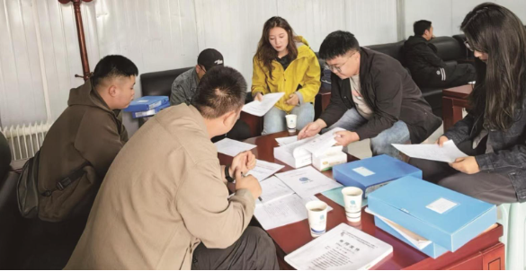 青海省黃南州以“強(qiáng)監(jiān)督+暖服務(wù)”讓群眾幸福感更加可感可及