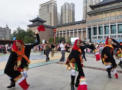 康巴風(fēng)情燃爆河湟文化大集