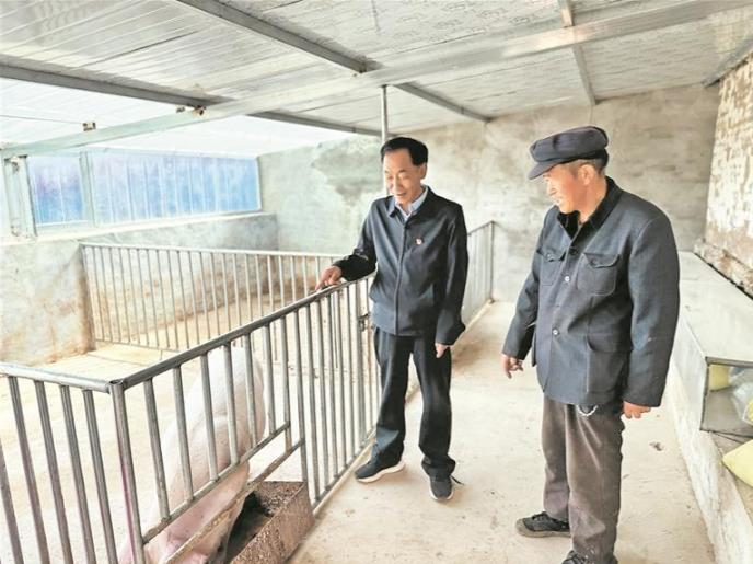 【黨旗在基層一線高高飄揚】黨旗飄揚處,“攢勁”東達致富路更寬