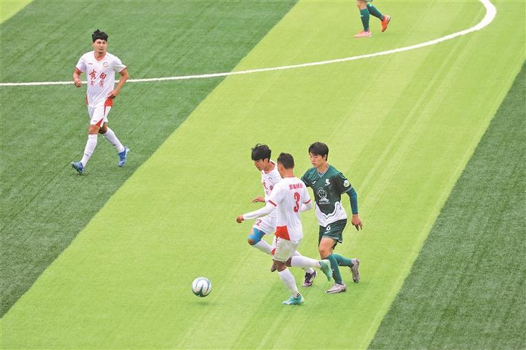 【大美青海·高原足球】足球盛宴掀熱潮 特色展銷(xiāo)聚活力——第二屆“青超聯(lián)賽”第六輪青海黃南主場(chǎng)見(jiàn)聞