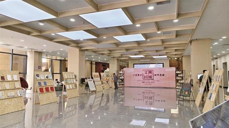 四個(gè)市州特色文獻(xiàn)書(shū)展亮相省城