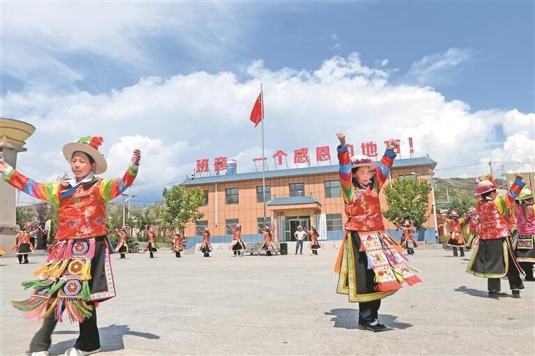 “彩虹”班彥,“互助”班彥!