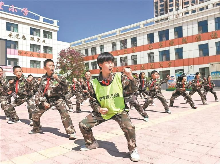 軍魂扮靚五彩童年——記“青海省擁政愛民模范單位”中國人民解放軍96034部隊(duì)