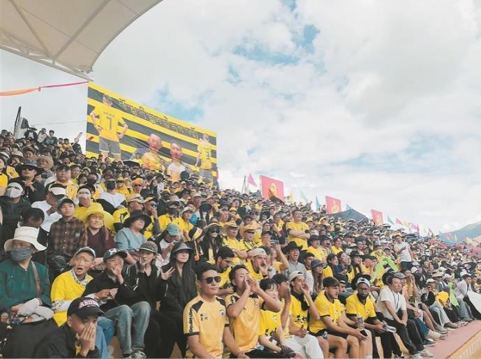 高原綠茵場上的吶喊與熱愛——第二屆“青超聯賽”第八輪青海玉樹州主場見聞