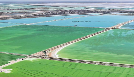 【堅定信心 實干爭先 深入學習貫徹習近平總書記考察青海重要講話精神】 標定鹽湖產業綠色循環發展的“青海刻度”——“兩山”理念青海實踐系列報道之二