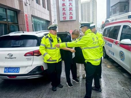 西寧交警全力守護旅游季交通安全
