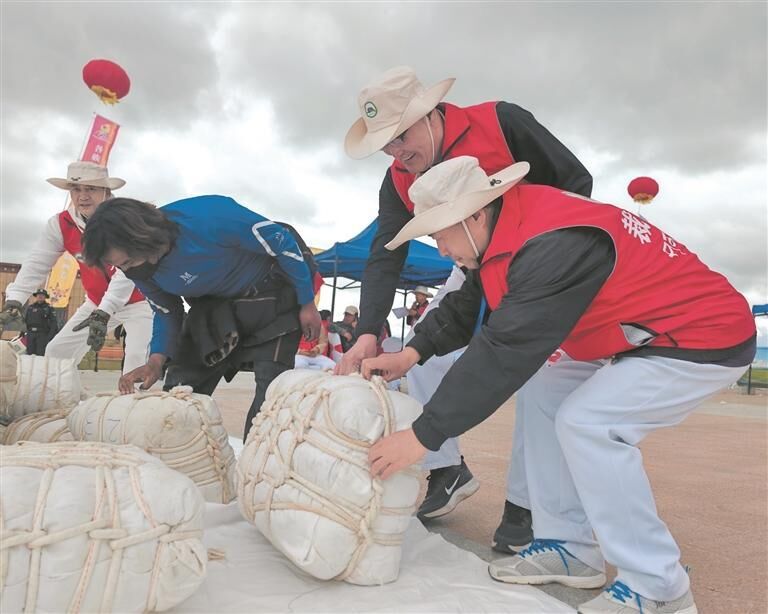 【相約神韻黃南 共譜團結新篇——聚焦青海省第八屆少數民族傳統體育運動會】一桿“公平秤”,滿目“民族情”