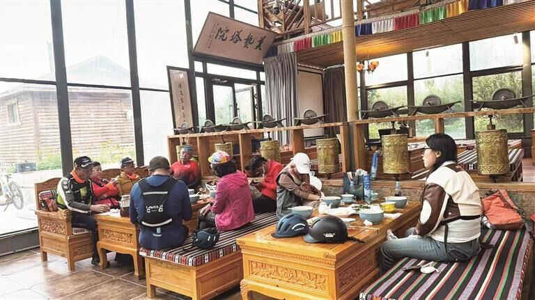 【財經觀察】“拉面+騎行+文旅”激活高原消費新業態——青海多業態融合打造服務消費升級樣本