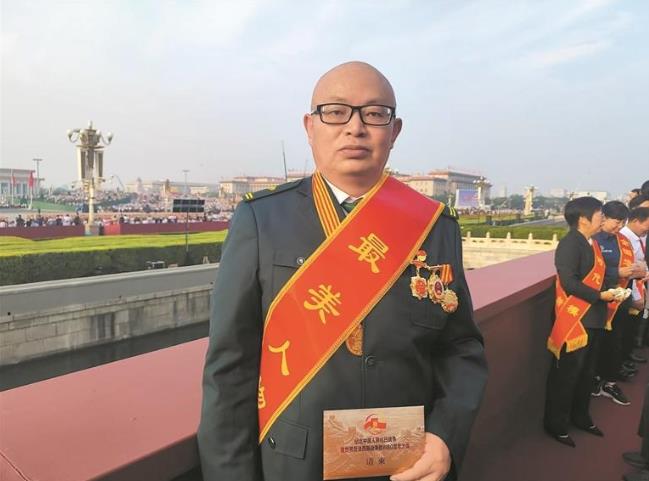 感受國家強盛榮光 堅定高原奉獻之志