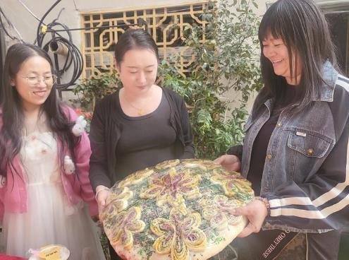 西寧鹽莊社區小巷面食節火熱開幕 81道青海面點香飄小巷