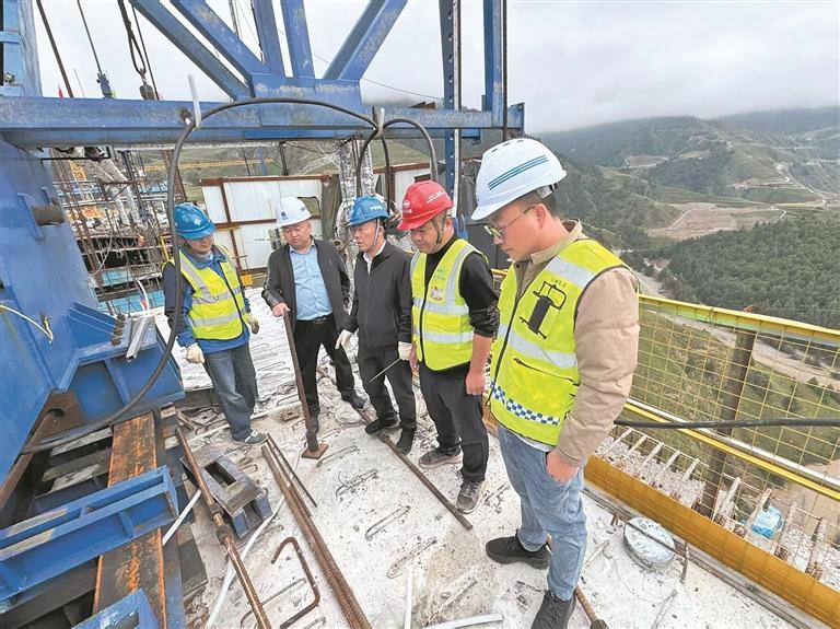 【最美高原奮斗者·最美交通人】讓崎嶇山路變成發展通途——記省交控集團同仁至賽爾龍段工程指揮部高級工程師趙永輝