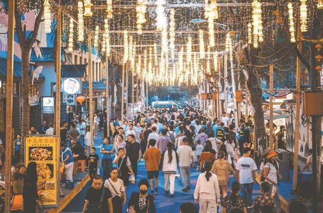 【新時代 新征程 新偉業·高質量發展調研行】把脈古城“芯中芯” 激活區域新動能——青海縣域經濟發展觀察·城中篇