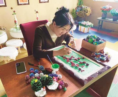 【文化中國行】從山林到指尖:松果的藝術新生