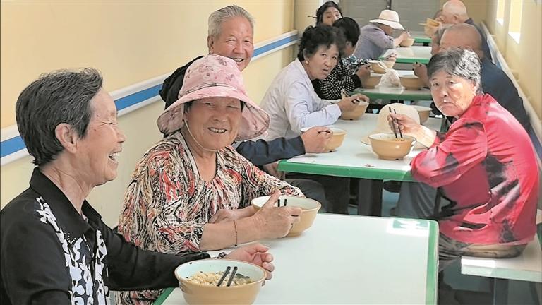 【輝煌“十四五” 改革譜新篇·走基層 看變化】日間照料中心托起鄉村“銀齡”幸福時光