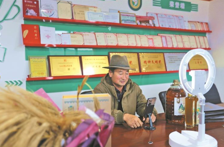 【家住黃河源】青稞田里的“夢工廠”