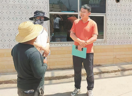 【黨旗在基層一線高高飄揚】鬢間銀絲“換”鄉村“坦途” ——記西寧市大通縣石山鄉石板灘村第一書記趙樹爽