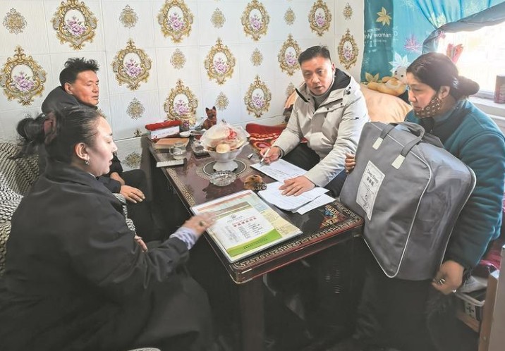 【黨旗在基層一線高高飄揚】讓濕地更美 讓牧民更富——記青海玉樹州曲麻萊縣巴干鄉(xiāng)麻秀村駐村第一書記尕瑪文秀