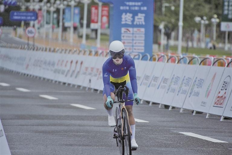 青海女子公路自行車隊取得全運會最好成績