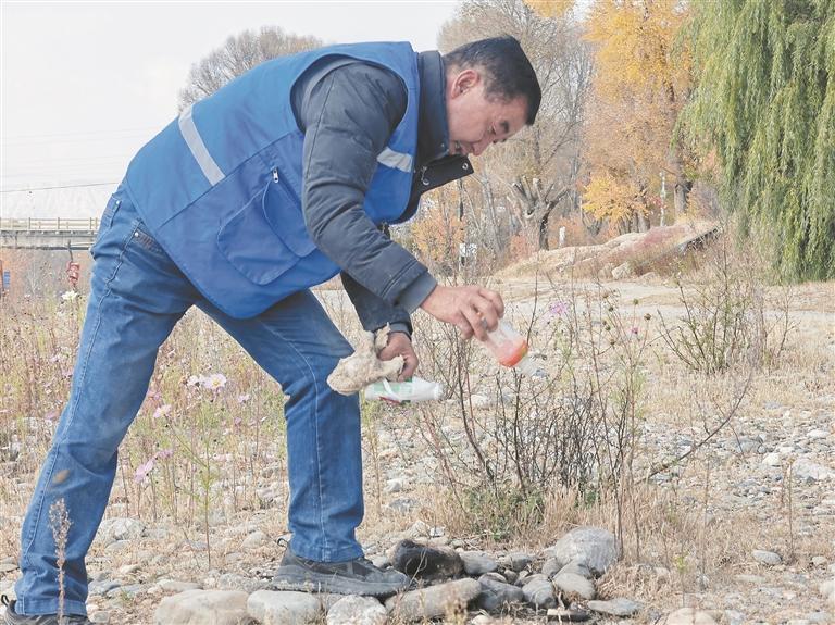 蹣跚守清波 赤心映黃河