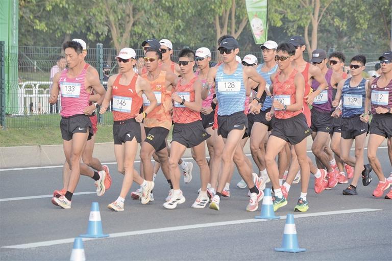 第十五屆全運會馬拉松競走混合接力賽 青海隊孔祥龍齊吉卓瑪組合創造賽季最好成績