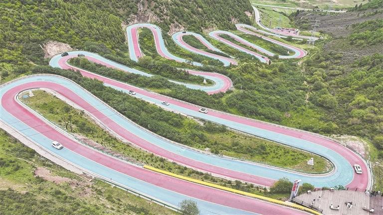 【輝煌“十四五” 改革譜新篇】大道如砥踏歌行 鋪就坦途惠萬民——青海“十四五”發展成就巡禮之七