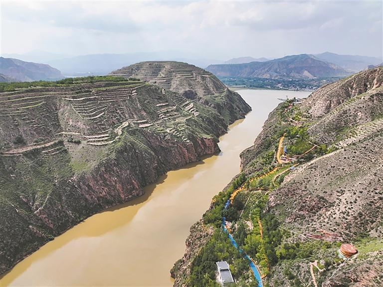 從“送綠水”“送綠電”到“送綠算”——綠色中國的青海實(shí)踐