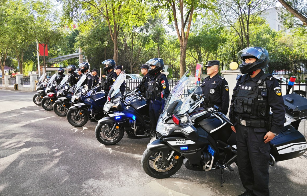 【平安西寧 公安一線】“摩托車巡邏+反詐宣傳”,走到哪里講到哪里