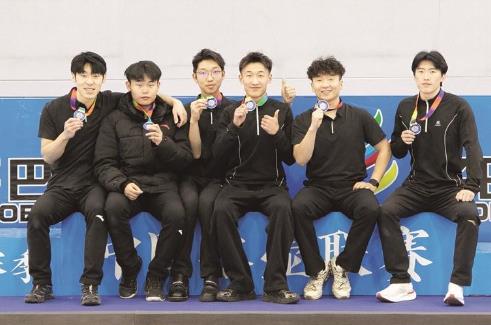 中國冰壺聯賽西寧站比賽青海男子冰壺隊奪冠